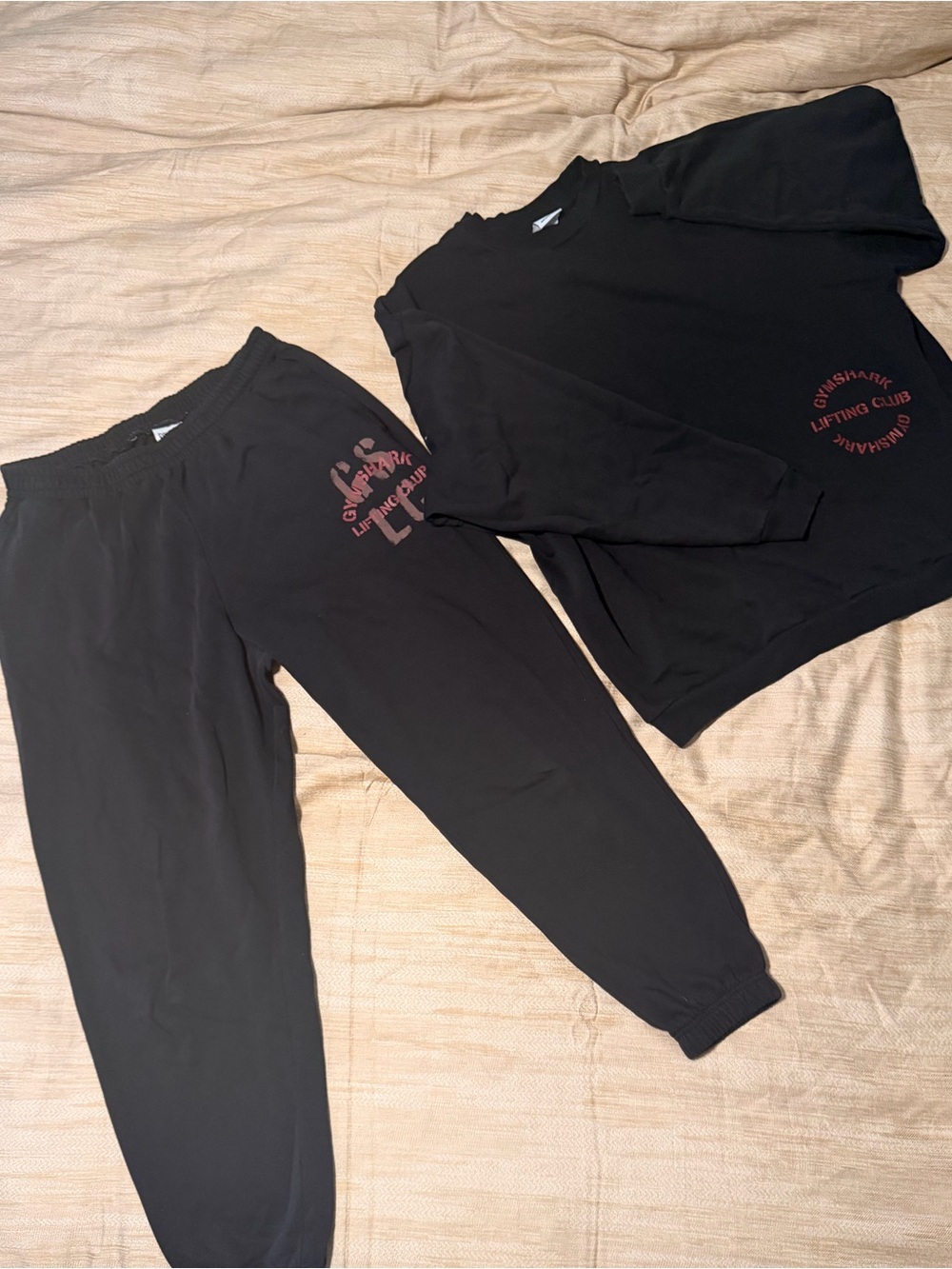 Black Gymshark set  - sweatpants and sweatshirt